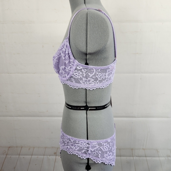 Savage X Fenty Floral Lace Unlined Bra & Cheeky Panty (Small) Set in Purple 32B - Picture 7 of 10